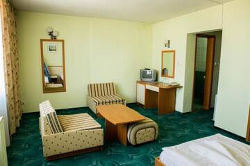 Фото номера Полулюкс Делюкс Отель Struma Hotel г. Pernik 7
